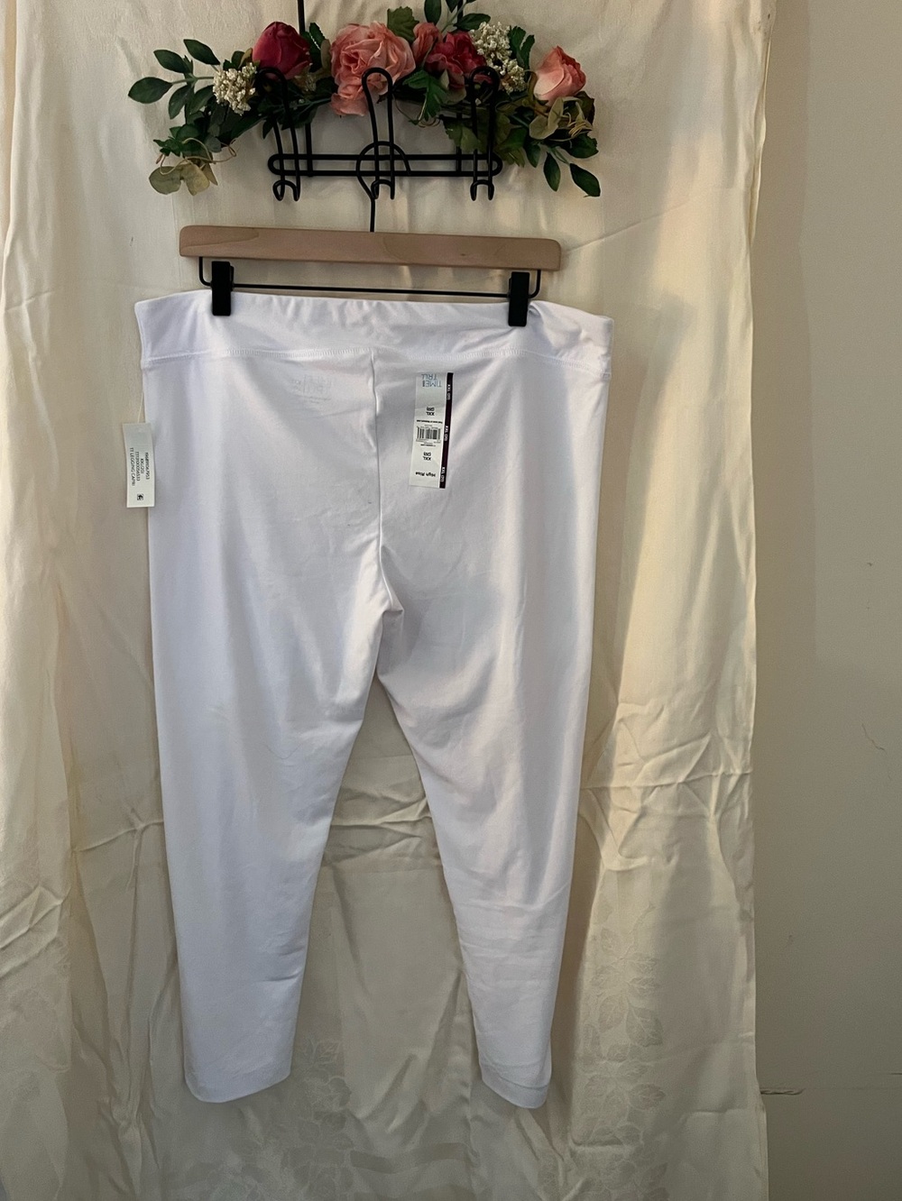 Time and Tru White High-Rise Leggings - Picture 2 of 6